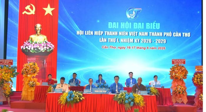 Đoàn chủ tịch điều hành Đại hội.