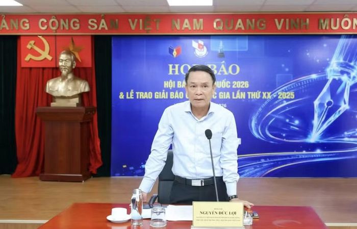 Phó Chủ tịch Thường trực Hội Nhà báo Việt Nam Nguyễn Đức Lợi thông tin về chuỗi hoạt động trọng điểm nhân kỷ niệm 101 năm Ngày Báo chí Cách mạng Việt Nam tại buổi họp báo, sáng 17/6.