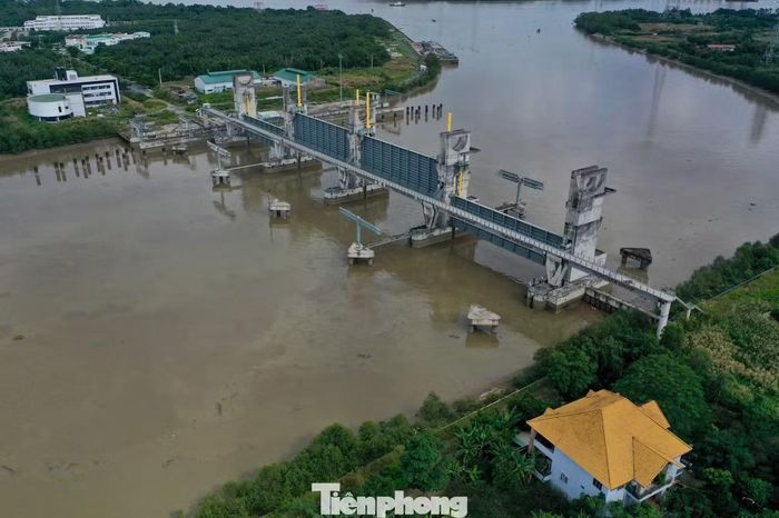 Một cống ngăn triều thuộc dự án chống ngập 10.000 tỷ đồng tại TPHCM.