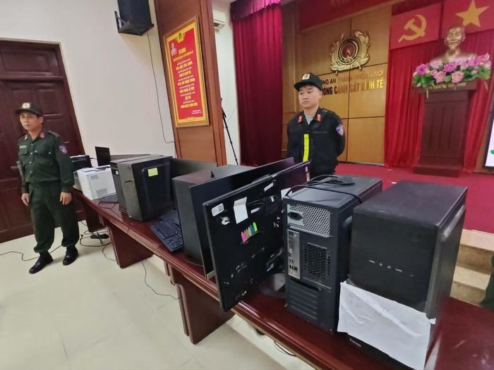 Tang vật liên quan đến vụ án.
