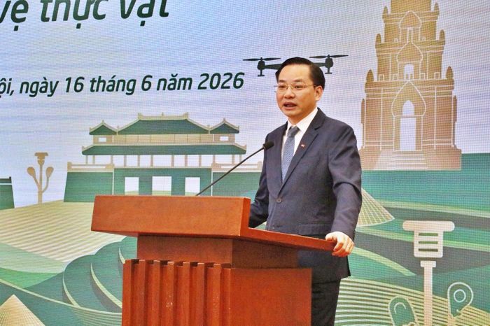 Ông Nguyễn Hữu Tú - Tổng Giám đốc Vinachem phát biểu tại hội thảo.