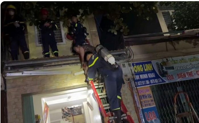 Đưa 3 người ra khỏi vụ cháy an toàn