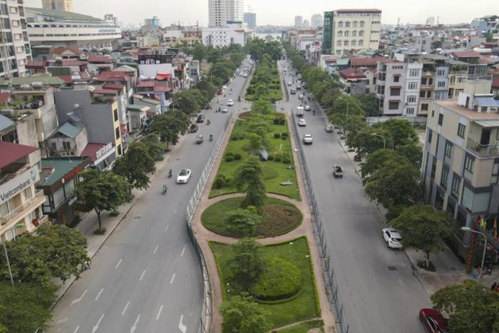 Phương án rào chắn mới tại đường Văn Cao được triển khai từ ngày 18/6 để phục vụ thi công ga Quần Ngựa.