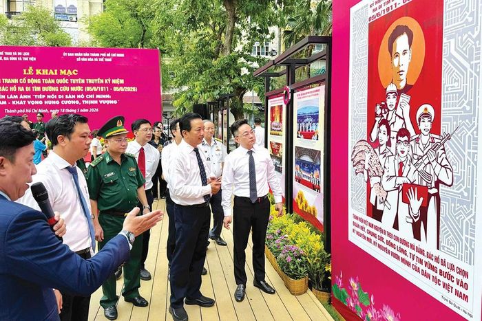 Một triển lãm tranh về Chủ tịch Hồ Chí Minh vừa được tổ chức tại TP.HCM