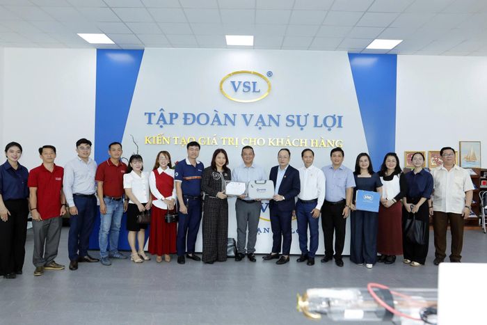 Đoàn làm việc với Công ty TNHH TM SX Vạn Sự Lợi