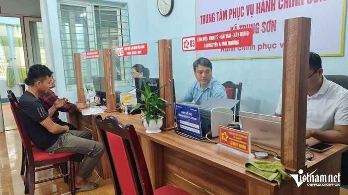 Cấp xã được giao thực hiện rất nhiều nhiệm vụ. Ảnh: Lê Dương 