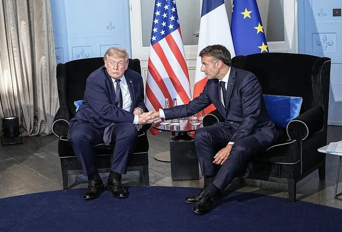 Tổng thống Mỹ Donald Trump và Tổng thống Pháp Emmanuel Macron. Ảnh: NYT