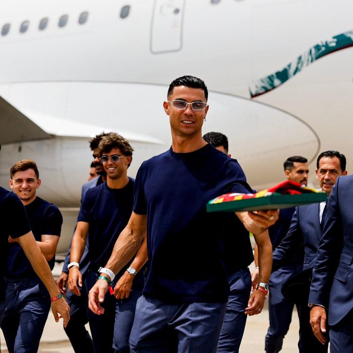 Ronaldo liệu có thể thỏa cơn khát ẵm cúp vàng thế giới trong lần thứ 6 góp mặt? Ảnh: X C.R