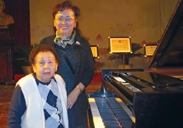 Mẹ con NSND Thái Thị Liên - NSND Trần Thu Hà. 