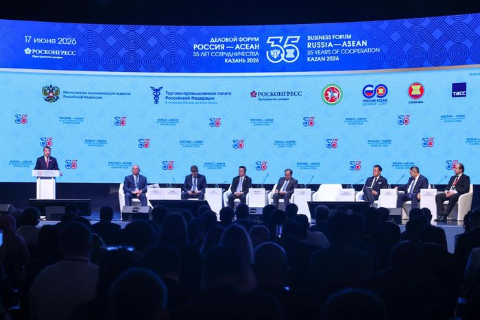 Thủ tướng Lê Minh Hưng: Việt Nam sẵn sàng cùng Nga và các nước ASEAN biến lòng tin thành động lực tăng trưởng mới. Ảnh: Nhật Bắc