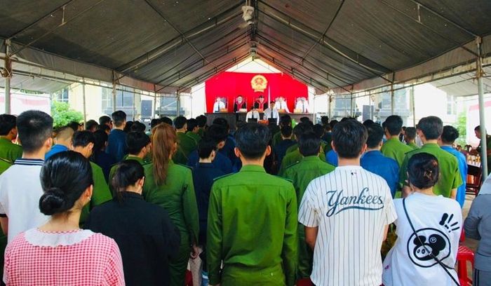  Tòa án nhân dân Khu vực 4 Cần Thơ tuyên án vụ ma túy xảy ra tại quán Karaoke Crown.