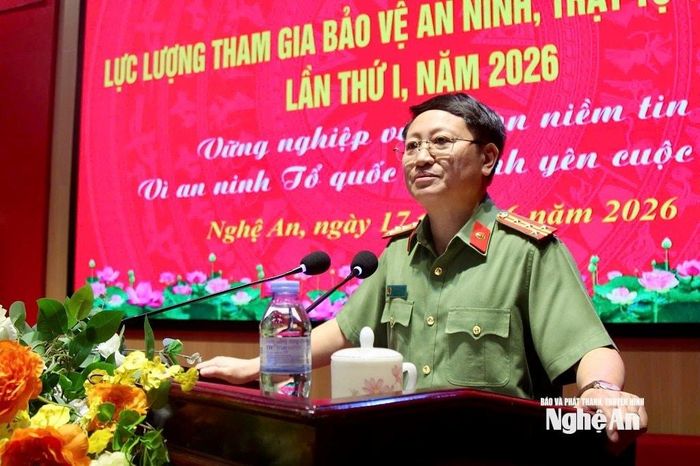 Đồng chí Đại tá Nguyễn Thanh Bình - Phó Cục trưởng Cục Xây dựng phong trào bảo vệ an ninh Tổ quốc, Phó Trưởng Ban thường trực, Ban Tổ chức Hội thi lực lượng tham gia bảo vệ an ninh, trật tự ở cơ sở giỏi toàn quốc phát biểu chỉ đạo. Ảnh: Phan Tuyết.