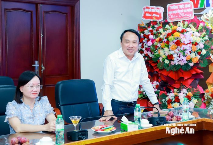 Đồng chí Dương Đình Chỉnh - Ủy viên Ban Thường vụ Tỉnh ủy, Phó Chủ tịch Thường trực HĐND tỉnh phát biểu chúc mừng. Ảnh: Thành Duy