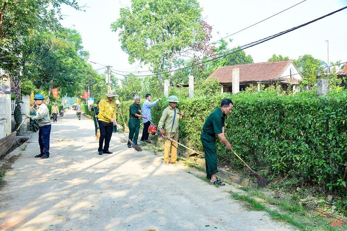 Đội ngũ cán bộ gánh vác nhiệm vụ vận hành các thôn sau sắp xếp ở xã Hương Phố kỳ vọng là người có uy tín, am hiểu địa bàn, có năng lực quy tụ Nhân dân và tạo sự đồng thuận trong cộng đồng.