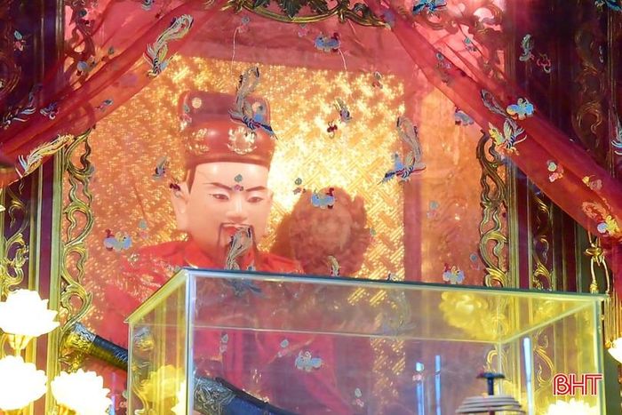 Di tích lịch sử văn hóa cấp tỉnh đền Chiêu Trưng Đại vương Lê Khôi tọa lạc ở thôn Vĩnh Phúc, xã Đức Quang.