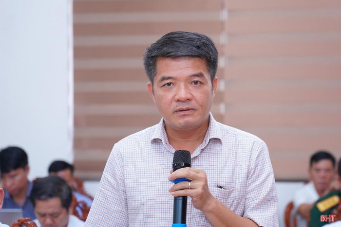 Đồng chí Trần Nhật Tân - Trưởng ban Nội chính Tỉnh ủy phát biểu tại buổi làm việc.
