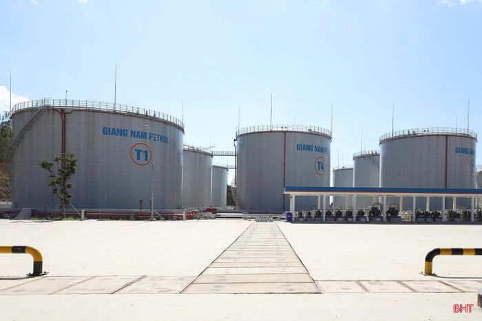 Công ty Xăng dầu Giang Nam - Chi nhánh Hà Tĩnh vừa đưa vào vận hành hệ thống kho chứa quy mô 60.000 m³.
