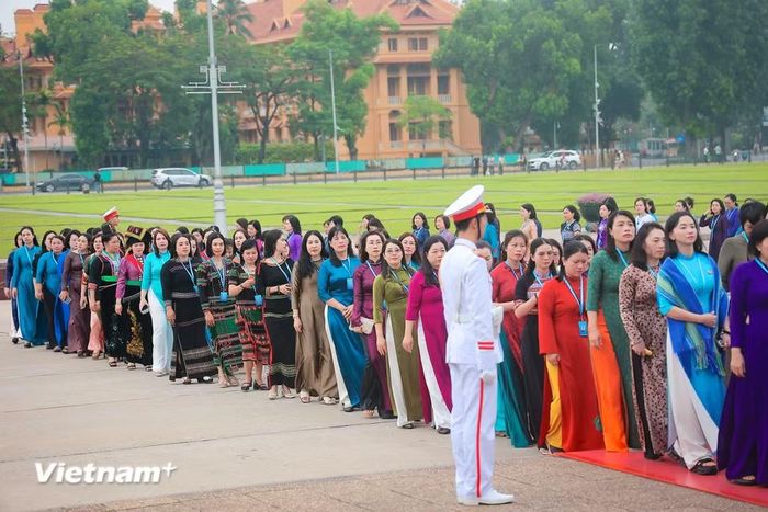 Nhiệm kỳ 2026-2031, Hội Liên hiệp phụ nữ Việt Nam tập trung ba khâu đột phá: nâng cao chất lượng nguồn nhân lực nữ; chuyển đổi số toàn diện, hướng mạnh về cơ sở; thúc đẩy phụ nữ khởi nghiệp, đổi mới sáng tạo, làm giàu chính đáng. (Ảnh: Hoài Nam/Vietnam+)