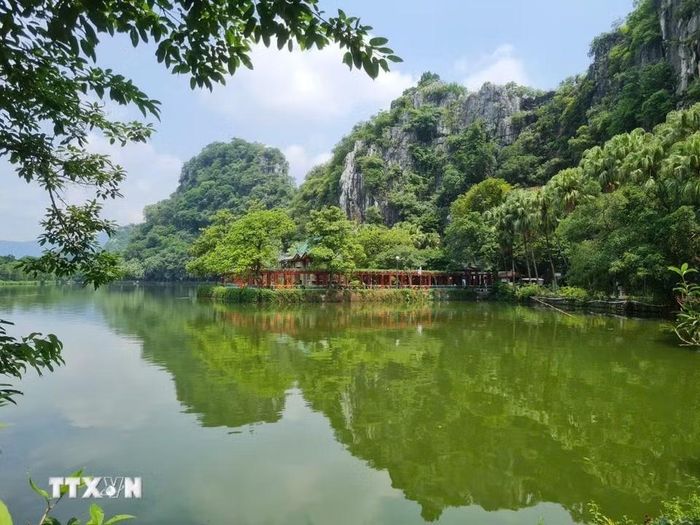 Khu hồ Đông Điều Hồng trong Công viên đất ngập nước quốc gia Tinh Hồ (Trung Quốc). (Ảnh: Quang Hưng/TTXVN)