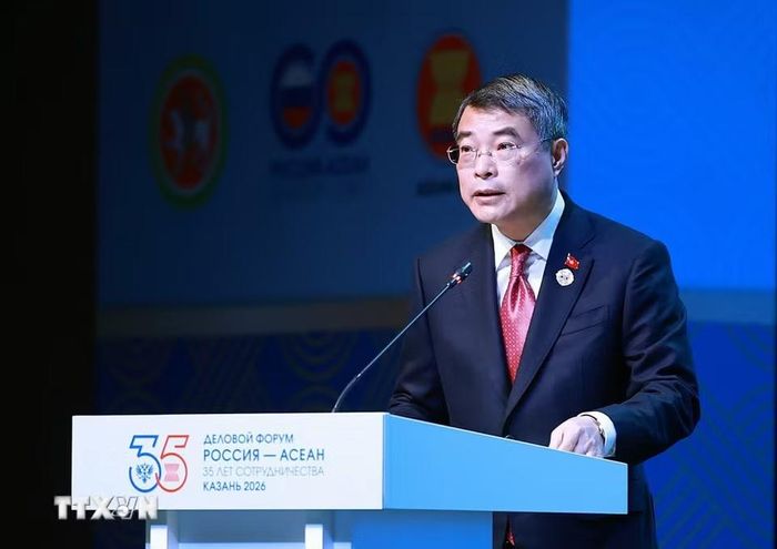 Thủ tướng Lê Minh Hưng phát biểu tại Diễn đàn Doanh nghiệp Nga-ASEAN. (Ảnh: Dương Giang/TTXVN)