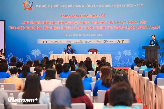 Phiên thảo luận ngày 17/6 nằm trong khuôn khổ chương trình Đại hội Phụ nữ toàn quốc lần thứ XIV. (Ảnh: Hoài Nam/Vietnam+)