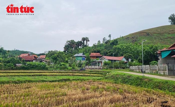 Không gian làng bản yên bình tại thôn Khuân Bang, xã Chợ Mới, tỉnh Thái Nguyên, nơi phát triển du lịch cộng đồng gắn với bản sắc văn hóa Tày.