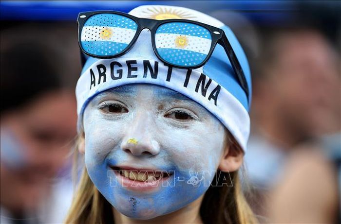Cổ động viên đội tuyển Argentina. Ảnh: THX/TTXVN