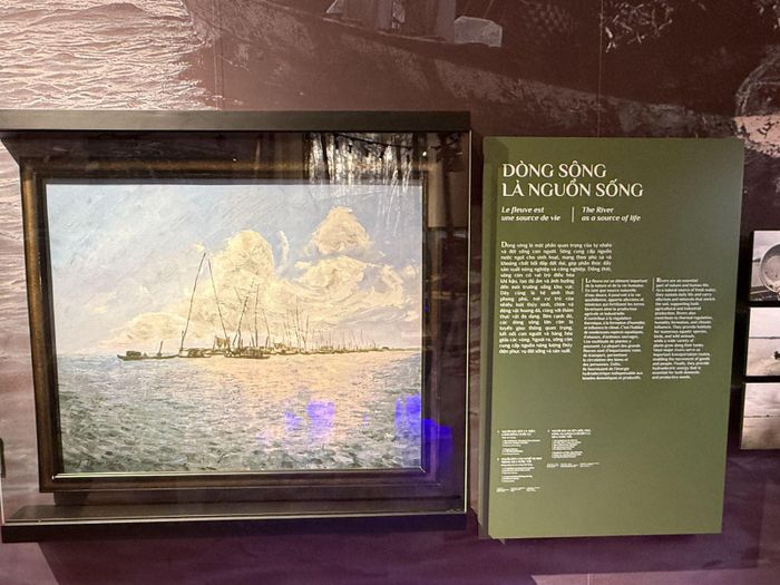 Khu vực trưng bày nội dung "Dòng sông là nguồn sống".