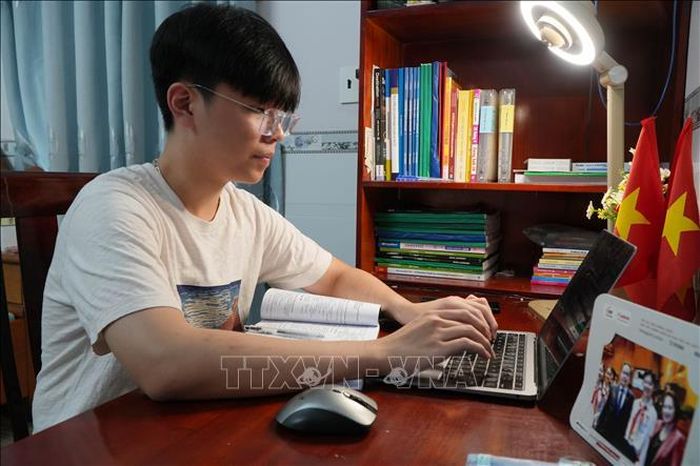 Em Lê Gia Vinh đã đạt nhiều giải cao tại các cuộc thi trực tuyến về Tiếng Anh.