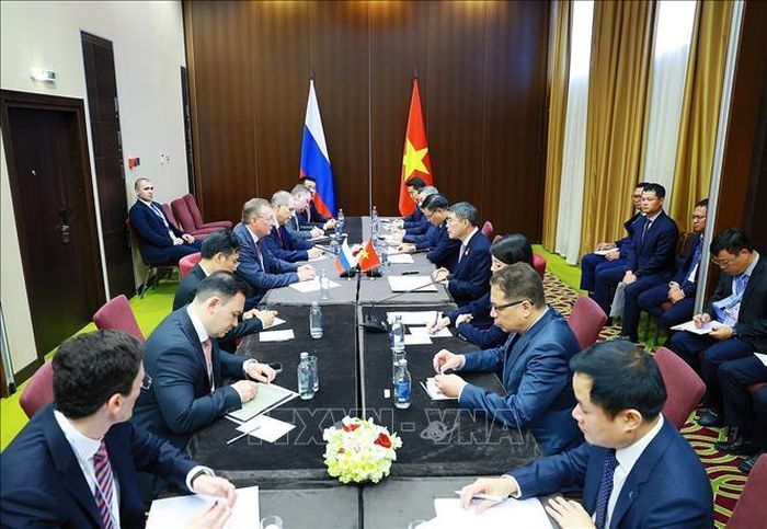 Thủ tướng Lê Minh Hưng tiếp ông Sergey Kudryashov, Tổng Giám đốc Tập đoàn Zarubezhneft. Ảnh: Dương Giang/TTXVN