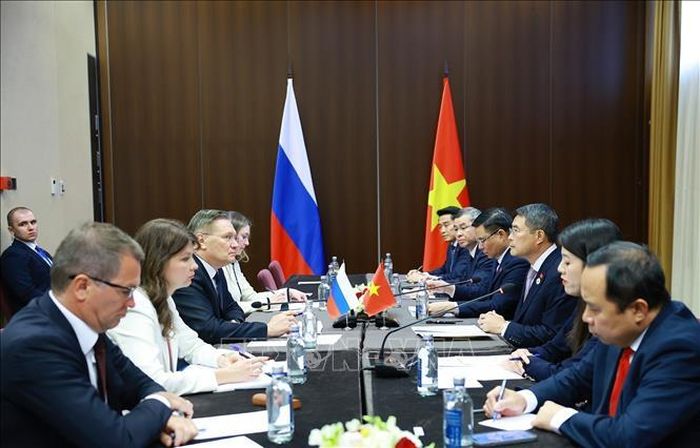 Thủ tướng Lê Minh Hưng tiếp ông Alexey Likhachev, Tổng Giám đốc Tập đoàn Năng lượng Nguyên tử Quốc gia Liên bang Nga (Rosatom). Ảnh: Dương Giang/TTXVN