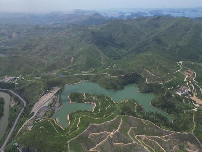El Nino không chỉ làm gia tăng nguy cơ nắng nóng, hạn hán, thiếu nước và xâm nhập mặn mà vẫn có thể xuất hiện các hiện tượng thời tiết cực đoan nguy hiểm như mưa lớn, lũ quét, sạt lở đất và bão mạnh.