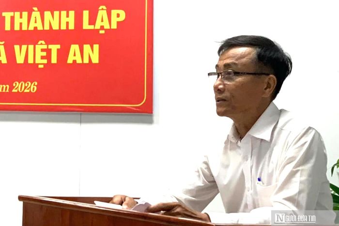 Ông Nguyễn Anh Lam, Chi hội trưởng Chi hội Luật gia xã Việt An, phát biểu nhận nhiệm vụ tại buổi lễ.