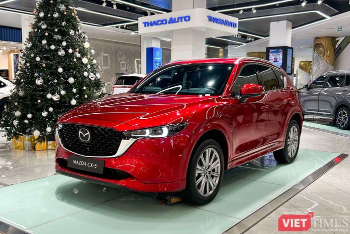 Mazda CX-5 tiếp tục giữ lợi thế ở phân khúc SUV hạng C nhờ thương hiệu quen thuộc, giá bán cạnh tranh và tệp khách hàng ổn định. Ảnh: Thượng Tâm.