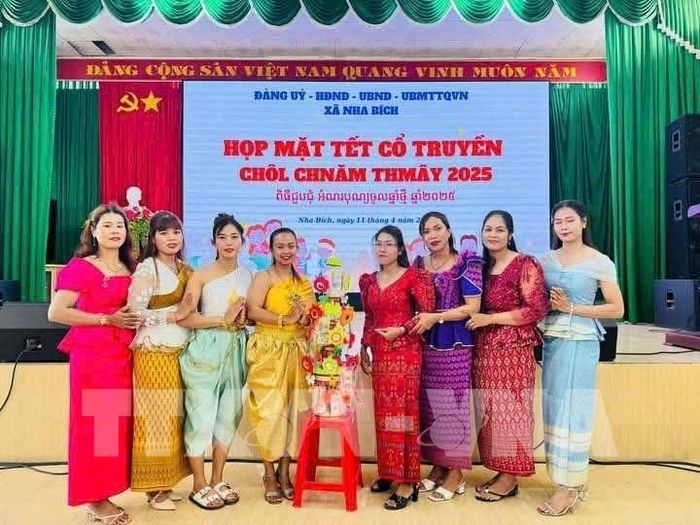 Thành viên chủ chốt Câu lạc bộ múa dân tộc xã Nha Bích. Ảnh: K GƯỈH-TTXVN