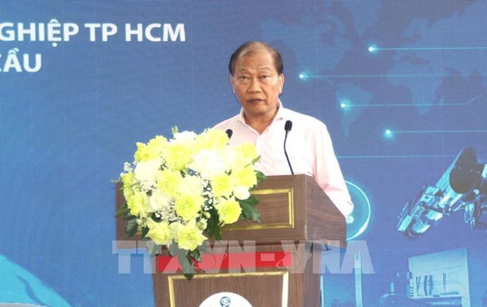 Phó Chủ tịch Liên đoàn thương mại và công nghiệp Việt Nam (VCCI) Hoàng Quang Phòng phát biểu. Ảnh: Mỹ Phương - TTXVN