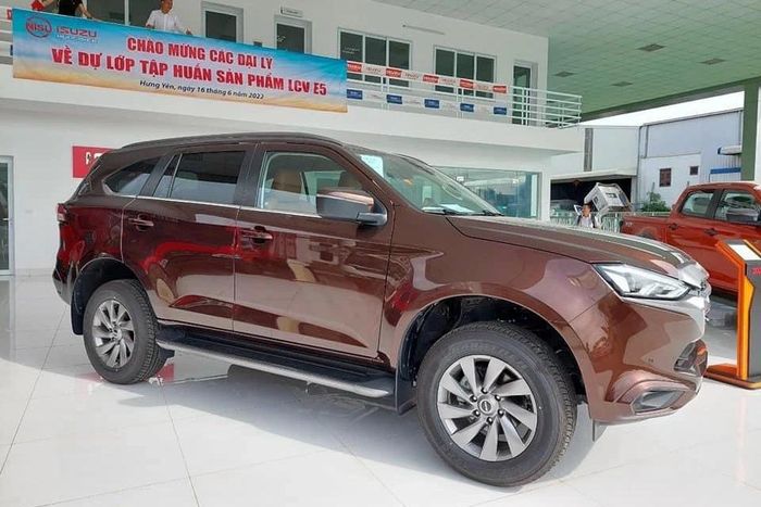 Isuzu mu-X.