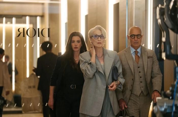 Sự tái hợp của Meryl Streep, Anne Hathaway, Emily Blunt và Stanley Tucci cũng được xem là yếu tố quan trọng giúp bộ phim thu hút khán giả trên toàn thế giới.