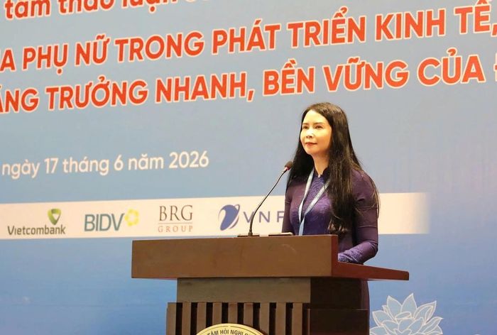 Phó Chủ tịch Thường trực Hội LHPN Việt Nam Trần Lan Phương khai mạc phiên thảo luận