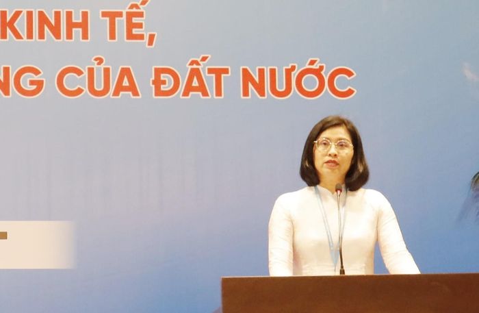 Bà Trịnh Thị Hương, Phó Cục trưởng Cục Phát triển doanh nghiệp tư nhân và kinh tế tập thể (Bộ Tài chính)