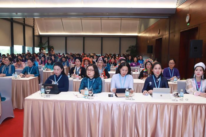 Quang cảnh phiên thảo luận