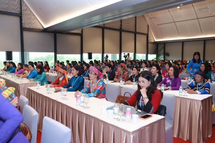 Các đại biểu tham dự Trung tâm thảo luận số 2