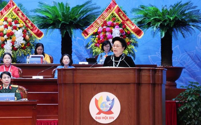 Bà Doanh Thị Hiếu (xã Ngân Sơn, tỉnh Thái Nguyên) trình bày tham luận tại Đại hội