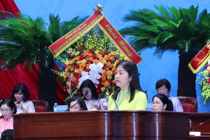Bà Nguyễn Phương Mai, Tỉnh ủy viên, Phó Chủ tịch Ủy ban MTTQ Việt Nam tỉnh, Chủ tịch Hội LHPN tỉnh Bắc Ninh, trình bày tham luận