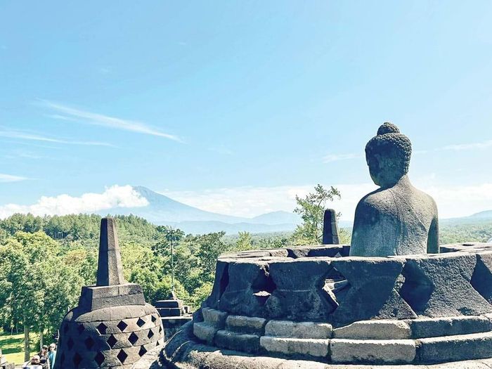 Dù đã trở thành điểm du lịch nổi tiếng thế giới, Borobudur vẫn giữ được tính chất thiêng liêng của một không gian tâm linh.