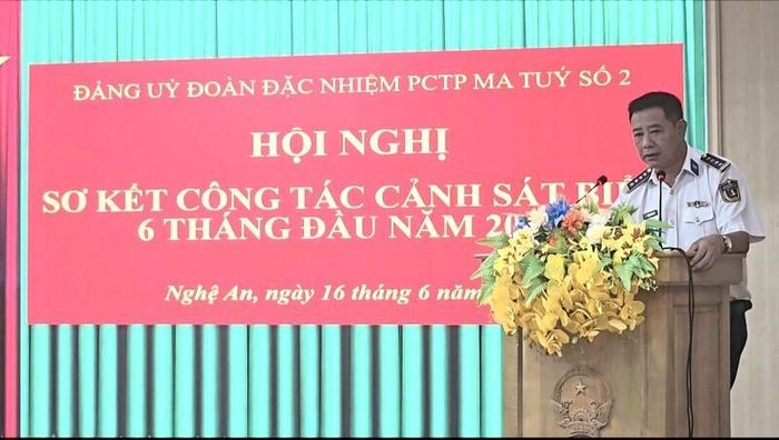 Lãnh đạo Đoàn đặc nhiệm phòng chống tội phạm ma túy số 2 phát biểu tại hội nghị sơ kết 6 tháng đầu năm. Ảnh: Hoàng Long
