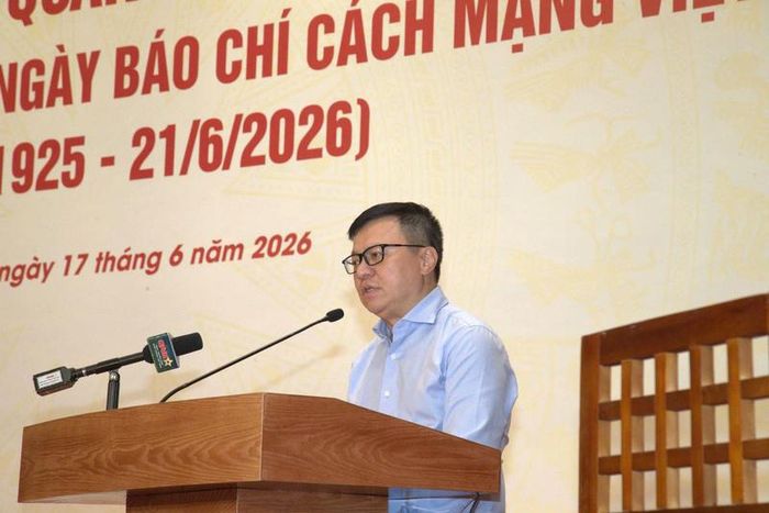 Đồng chí Lê Quốc Minh, Tổng Biên tập Báo Nhân Dân, Chủ tịch Hội Nhà báo Việt Nam khẳng định, các cơ quan báo chí luôn sẵn sàng phối hợp đưa thông tin về quân đội đến với công chúng một cách trung thực, sinh động và kịp thời nhất. Ảnh Hoàng Hoàng