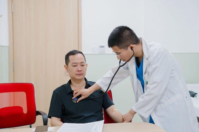Người bệnh tái khám sau 10 ngày xuất viện trong tình trạng sức khỏe ổn tịnh, hồi phục tốt