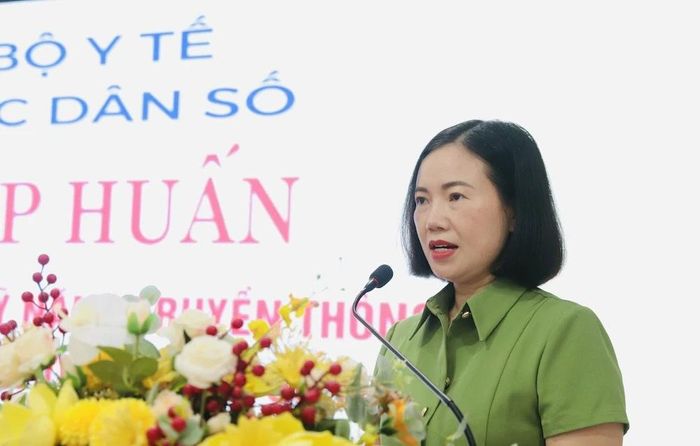 Phó Cục trưởng Cục Dân số Hoàng Thị Thơm phát biểu khai mạc.