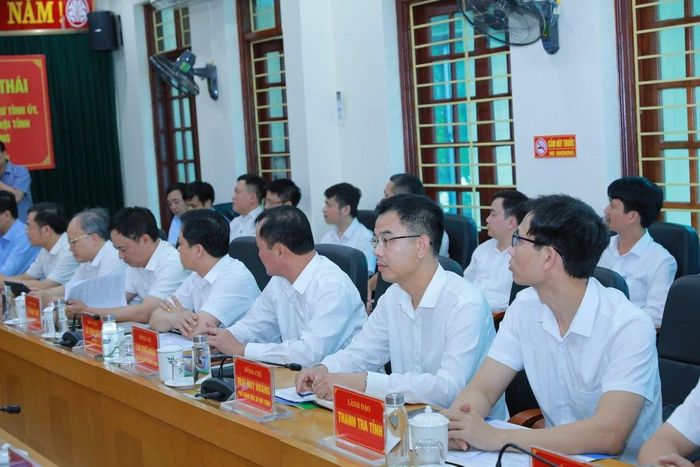 Đại biểu dự buổi làm việc.